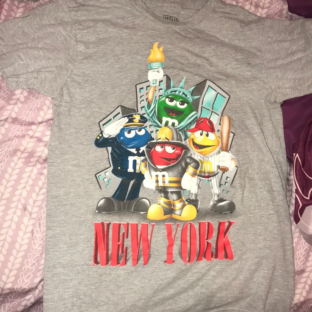 M&M tee